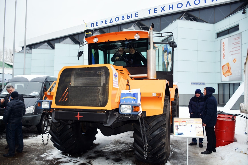 Трактор для  «СОЦИУМ-ПОСЕЛЕНИЯ» – К-704-4Р «Станислав»