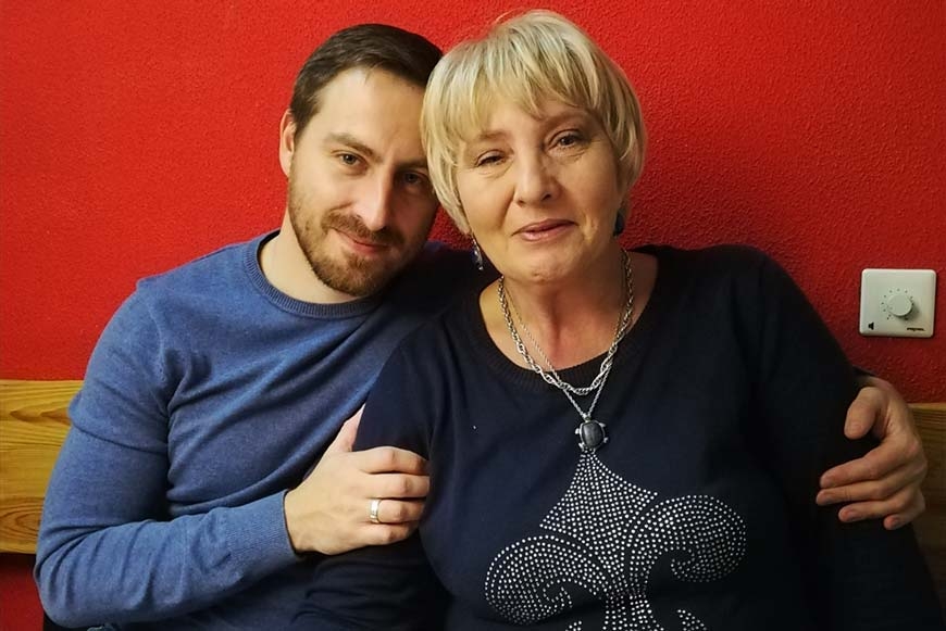 Марина Каракуца, заместитель начальника отдела по заказам и поставкам АО «КБ-1» с сыном Константином