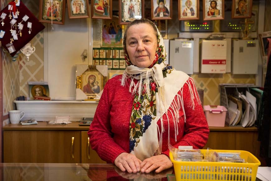 Надежда, помощница батюшки и звонарь в храме в честь Усекновения Честной главы Иоанна Предтечи села Хирино