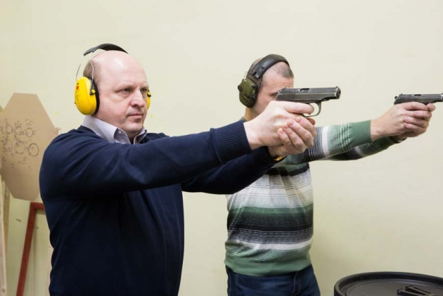 Соревнования в стрелковом клубе