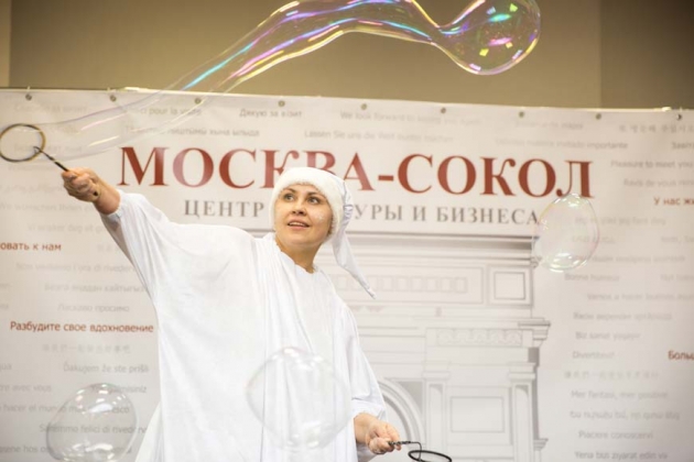 Вот такое зимнее шоу мыльных пузырей