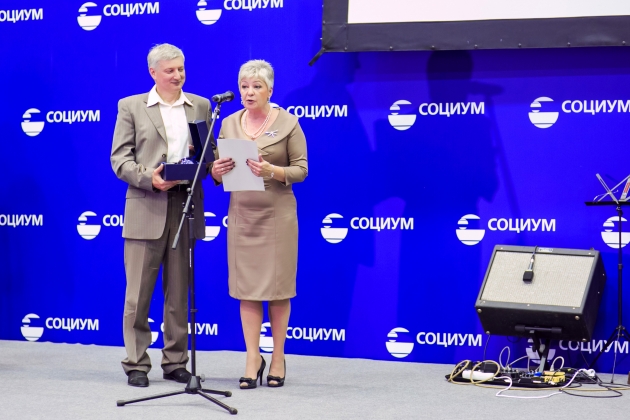 Рекламно-производственная компания «Сканкод» Дмитрий Горбенко  и Лариса Борисенкова  - номинация - самый идейные/душевные :)