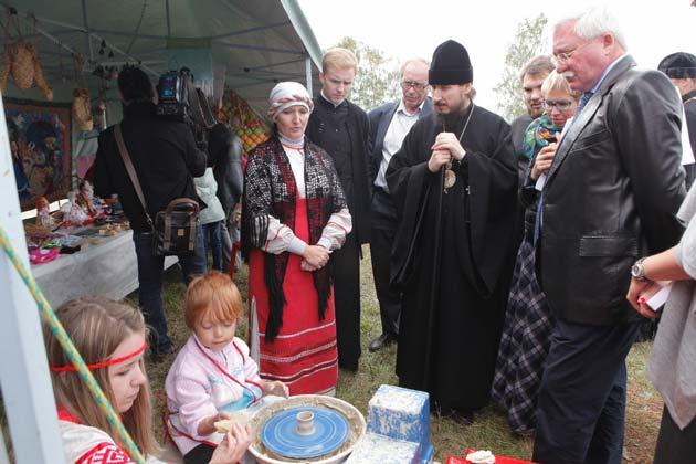 На первом празднике День села в Хирине в 2015 году. Праздник организован холдингом Игоря Ашурбейли и проходит ежегодно
