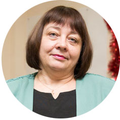 Елена Суханова, специалист по договорной работе
