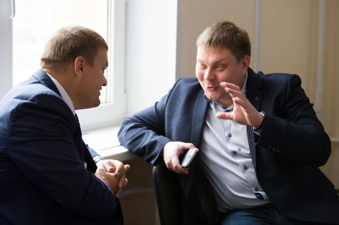 Земляки встретились в Москве: директор по развитию ООО «СОЦИУМ-ПОСЕЛЕНИЯ» Денис Шмелев и начальник Управления внешних связей и массовых коммуникаций АО «Арзамасский приборостроительный завод им. П.И. Пландина» Константин Аргентов