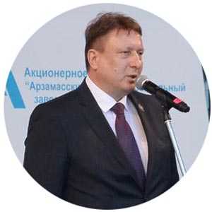 Олег Лавричев