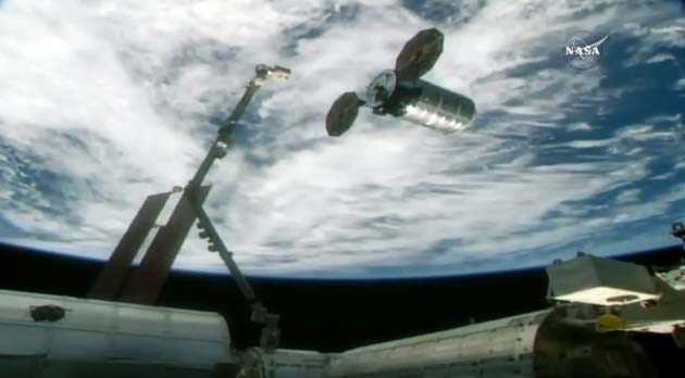 Отстыковка корабля «Сигнус» от МКС