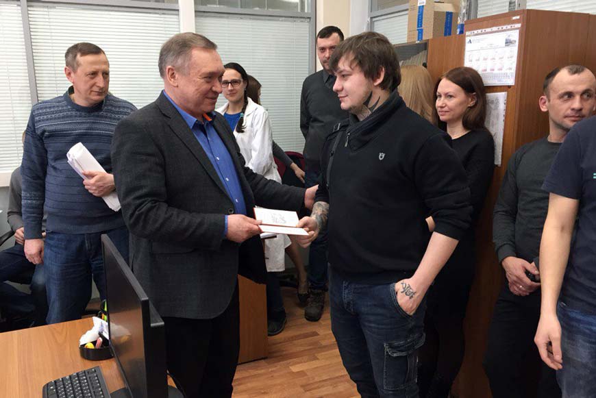 Монтажники радиоэлектронной аппаратуры и приборов ООО «АПКБ» получили свидетельства о повышении квалификации